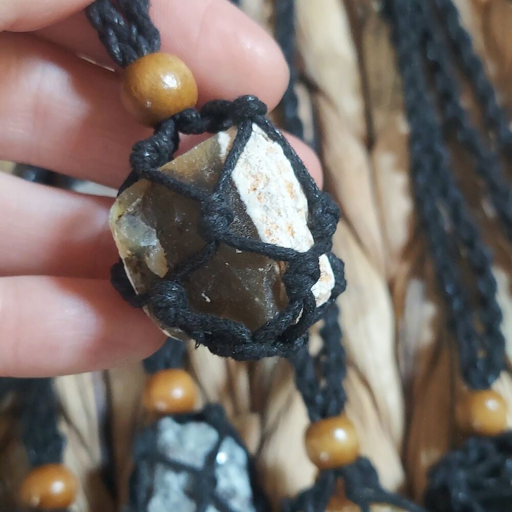 Bulk lot of 12 Handmade Natural Stone Macrame Necklaces Raw Crystals Rough Gems - Picture 5 of 8